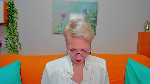 Snapshot of iamyourdream89 chatting on February 5, 2026, 2:02 pm iamyourdream89 online show from February 5, 2026, 2:02 pm