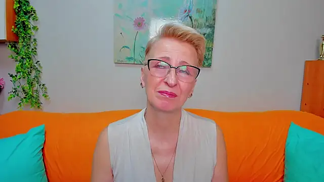 iamyourdream89 online show from February 2, 2026, 11:31 am