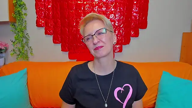 Snapshot of iamyourdream89 chatting on February 19, 2026, 4:04 pm iamyourdream89 online show from February 19, 2026, 4:04 pm