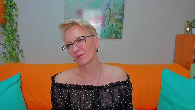 Snapshot of iamyourdream89 chatting on March 21, 2026, 12:31 pm iamyourdream89 online show from March 21, 2026, 12:31 pm