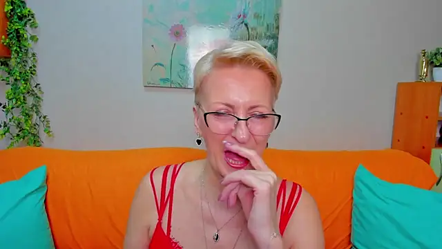 Snapshot of iamyourdream89 chatting on March 18, 2026, 10:18 am iamyourdream89 online show from March 18, 2026, 10:18 am