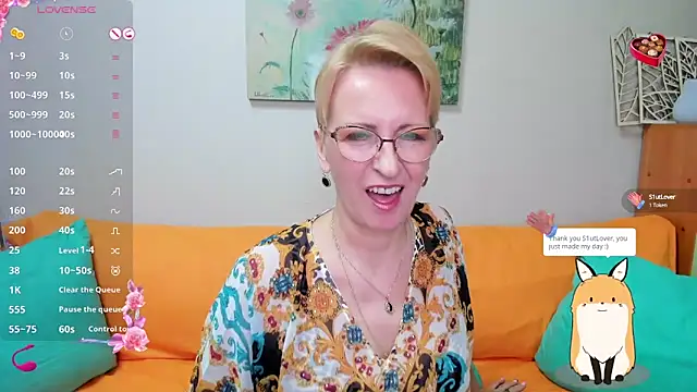 iamyourdream89 online show from March 7, 2025, 12:12 pm