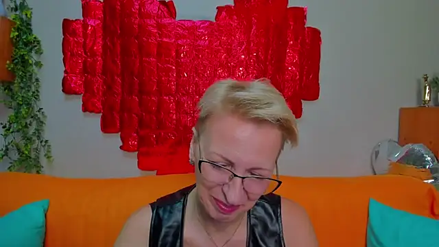 Snapshot of iamyourdream89 chatting on February 12, 2026, 1:55 pm iamyourdream89 online show from February 12, 2026, 1:55 pm