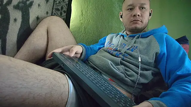 Snapshot of sweet_cock28 chatting on February 7, 2026, 3:31 pm sweet cock28 online show from February 7, 2026, 3:31 pm