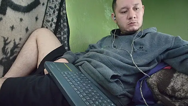 Snapshot of sweet_cock28 chatting on October 14, 2025, 3:45 pm sweet cock28 online show from October 14, 2025, 3:45 pm