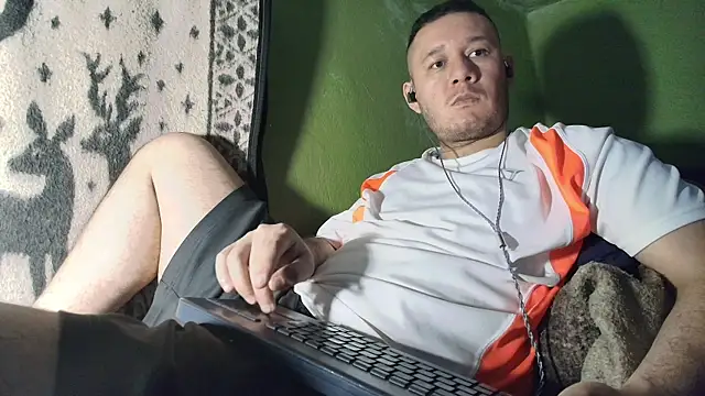 Snapshot of sweet_cock28 chatting on June 6, 2026, 3:23 am sweet cock28 online show from June 6, 2026, 3:23 am