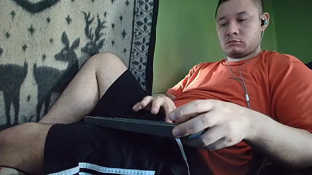 Snapshot of sweet_cock28 chatting on June 18, 2026, 3:17 pm sweet cock28 online show from June 18, 2026, 3:17 pm
