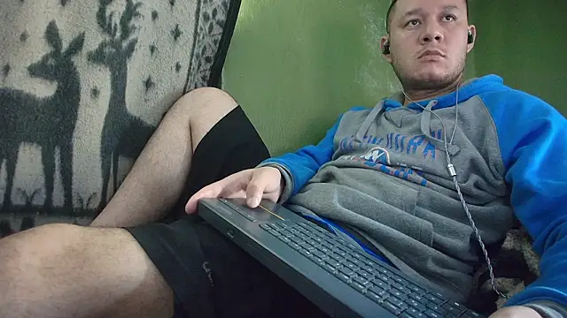 Snapshot of sweet_cock28 chatting on February 13, 2026, 3:23 pm sweet cock28 online show from February 13, 2026, 3:23 pm