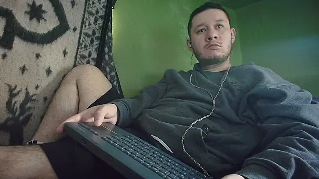 Snapshot of sweet_cock28 chatting on October 19, 2025, 2:20 pm sweet cock28 online show from October 19, 2025, 2:20 pm