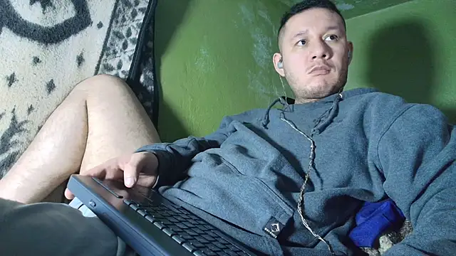 Snapshot of sweet_cock28 chatting on October 7, 2025, 3:40 am sweet cock28 online show from October 7, 2025, 3:40 am