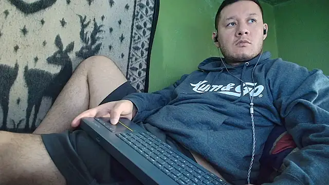 Snapshot of sweet_cock28 chatting on March 21, 2026, 3:27 pm sweet cock28 online show from March 21, 2026, 3:27 pm