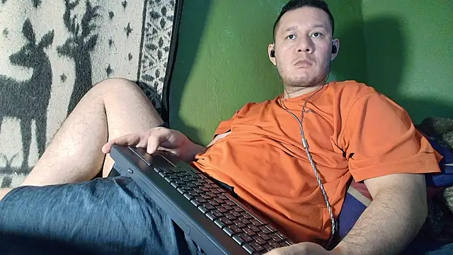 Snapshot of sweet_cock28 chatting on February 18, 2026, 3:37 am sweet cock28 online show from February 18, 2026, 3:37 am