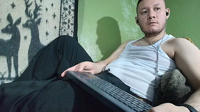 Snapshot of sweet_cock28 chatting on March 8, 2026, 2:04 am sweet cock28 online show from March 8, 2026, 2:04 am