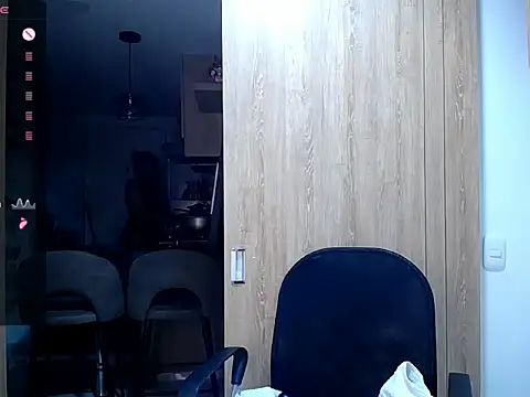 Snapshot of Danna_Ross_ chatting on May 6, 2026, 2:59 am Danna Ross online show from May 6, 2026, 2:59 am