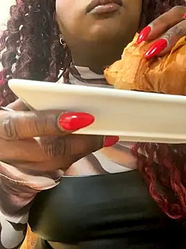 Snapshot of Thepanthera chatting on October 2, 2025, 7:01 am Thepanthera online show from October 2, 2025, 7:01 am