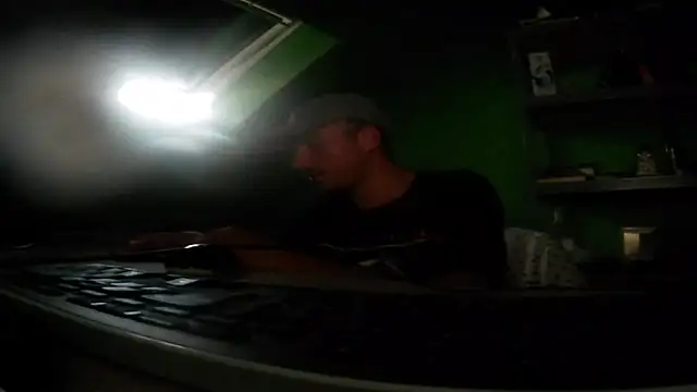 Snapshot of capoloveu chatting on September 11, 2025, 5:13 pm capoloveu online show from September 11, 2025, 5:13 pm