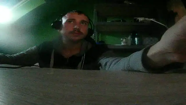 Snapshot of capoloveu chatting on March 1, 2025, 4:11 pm capoloveu online show from March 1, 2025, 4:11 pm