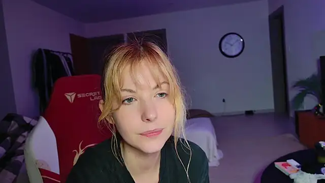 Cassycum online show from December 2, 2025, 8:10 pm