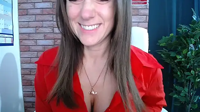 Snapshot of HarleyRebz chatting on November 15, 2025, 7:56 am HarleyRebz online show from November 15, 2025, 7:56 am