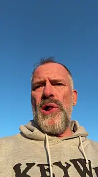 DaddybearVLC online show from February 24, 2025, 4:04 pm