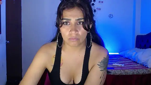 pinky violeta online show from February 23, 2025, 9:26 pm