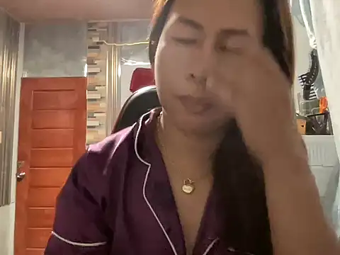 Snapshot of UrLove_Marga chatting on June 13, 2026, 10:29 pm UrLove Marga online show from June 13, 2026, 10:29 pm