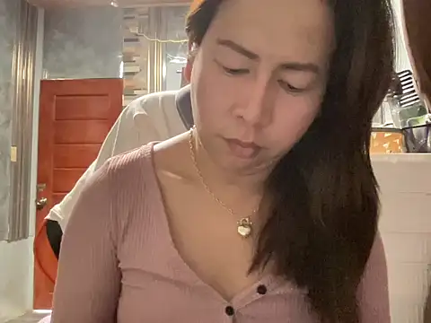Snapshot of UrLove_Marga chatting on June 15, 2026, 11:37 pm UrLove Marga online show from June 15, 2026, 11:37 pm
