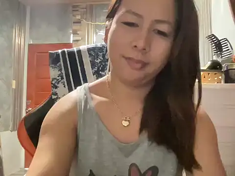 Snapshot of UrLove_Marga chatting on June 18, 2026, 10:26 pm UrLove Marga online show from June 18, 2026, 10:26 pm
