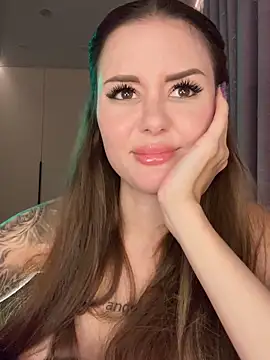 Snapshot of Alina_Vibe_Me chatting on April 10, 2026, 1:45 am Alina Vibe Me online show from April 10, 2026, 1:45 am