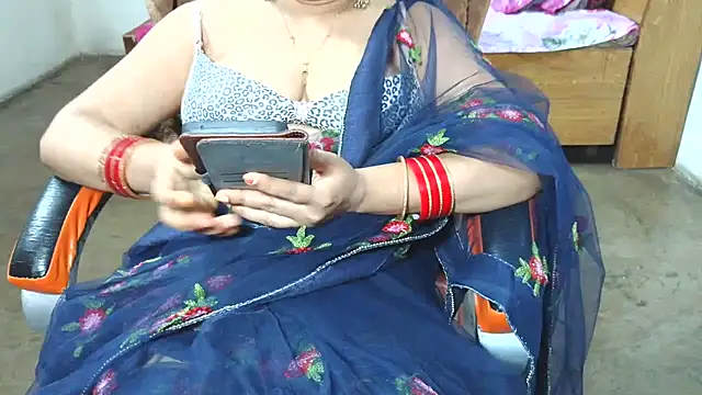 Snapshot of Cute_Mahi22 chatting on July 17, 2026, 6:32 am Cute Mahi22 online show from July 17, 2026, 6:32 am