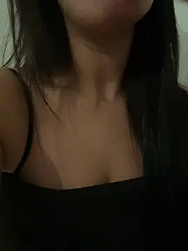 Snapshot of Sarahkhaalifa chatting on July 17, 2026, 9:23 pm Sarahkhaalifa online show from July 17, 2026, 9:23 pm