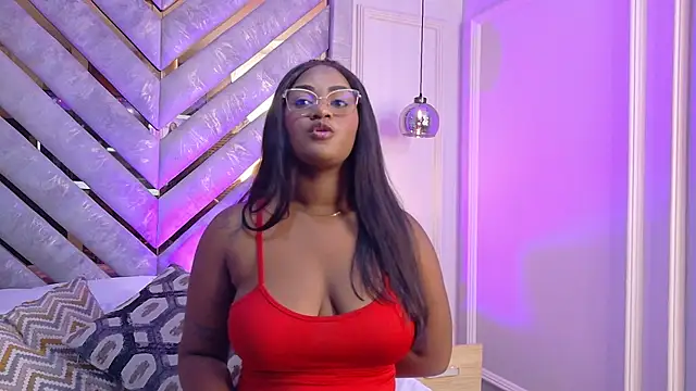 Noa Adams online show from October 13, 2025, 3:52 am