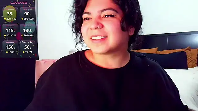 Snapshot of kimmiakiss22 chatting on November 17, 2025, 3:32 am kimmiakiss22 online show from November 17, 2025, 3:32 am