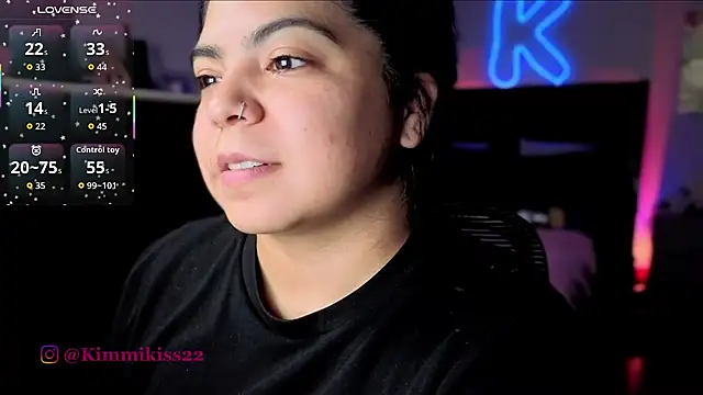Snapshot of kimmiakiss22 chatting on August 2, 2026, 1:37 am kimmiakiss22 online show from August 2, 2026, 1:37 am