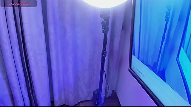 Snapshot of xhinata_hyugax chatting on April 24, 2026, 1:40 am xhinata hyugax online show from April 24, 2026, 1:40 am