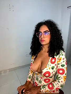 cataleya-miller  online show from October 9, 2025, 2:12 am