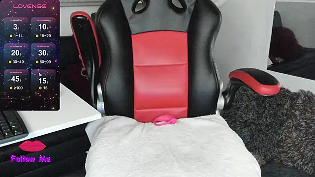 Snapshot of natasha_logan_ chatting on November 3, 2025, 4:07 am natasha logan online show from November 3, 2025, 4:07 am