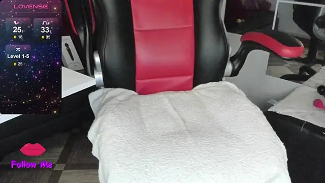 Snapshot of natasha_logan_ chatting on October 13, 2025, 4:03 am natasha logan online show from October 13, 2025, 4:03 am