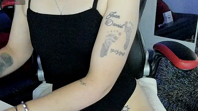 Snapshot of natasha_logan_ chatting on October 26, 2025, 4:02 am natasha logan online show from October 26, 2025, 4:02 am