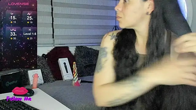 Snapshot of natasha_logan_ chatting on August 7, 2026, 4:07 am natasha logan online show from August 7, 2026, 4:07 am