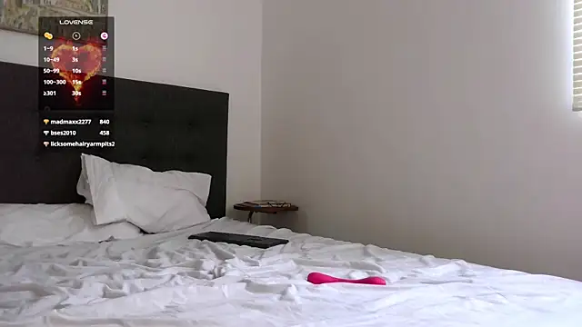 Snapshot of mini_kunis chatting on February 27, 2025, 4:43 pm mini kunis online show from February 27, 2025, 4:43 pm