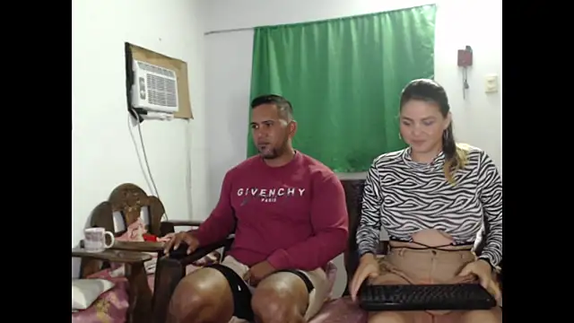 Snapshot of lover_1994 chatting on November 26, 2025, 10:15 am lover 1994 online show from November 26, 2025, 10:15 am