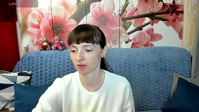 TayanaJons online show from May 8, 2026, 7:23 am
