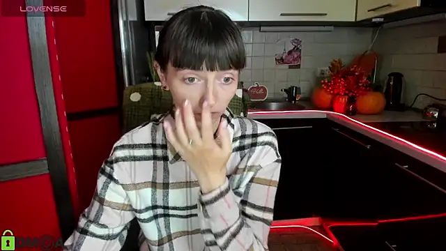 TayanaJons online show from October 14, 2025, 7:09 am