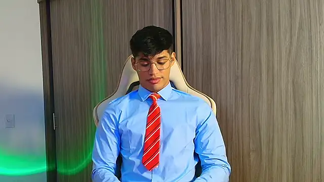 Jimmy Leeh  online show from November 22, 2025, 5:06 am