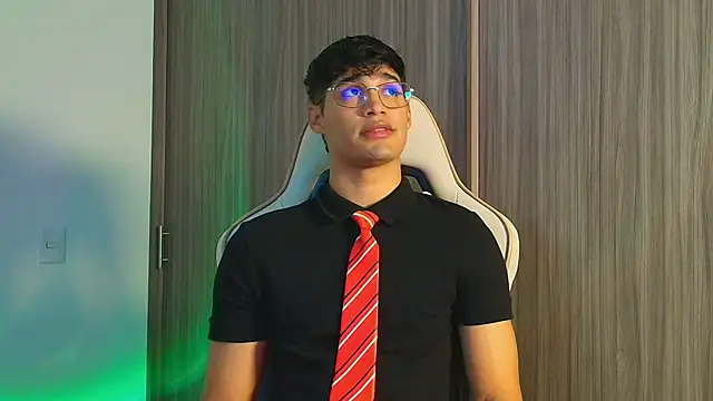 Jimmy Leeh  online show from November 14, 2025, 4:16 am