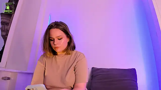 Snapshot of ErikaLust chatting on October 23, 2025, 4:11 am ErikaLust online show from October 23, 2025, 4:11 am