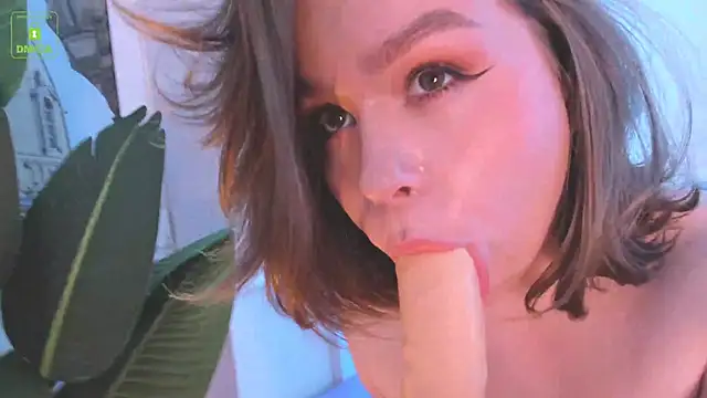 Snapshot of ErikaLust chatting on October 17, 2025, 4:16 am ErikaLust online show from October 17, 2025, 4:16 am