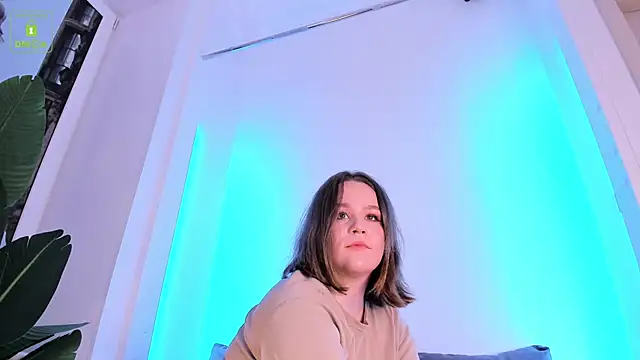 Snapshot of ErikaLust chatting on October 14, 2025, 4:13 am ErikaLust online show from October 14, 2025, 4:13 am