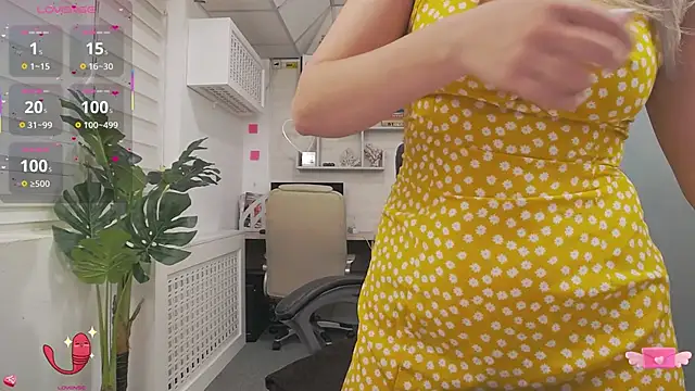 AvaBlue  online show from December 3, 2025, 5:52 am